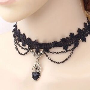 Vintage Heart Pendant Short Clavicle Chain Lace Braided Choker